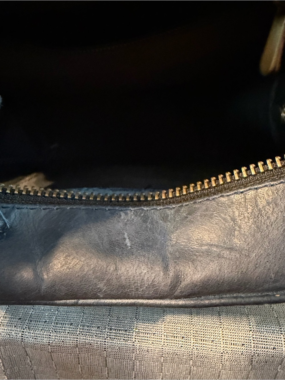 HLC Collection Small Apple Cut Bag - Picture 7 of 7
